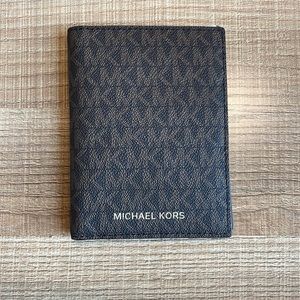 NWOT Michael Kors Passport Wallet